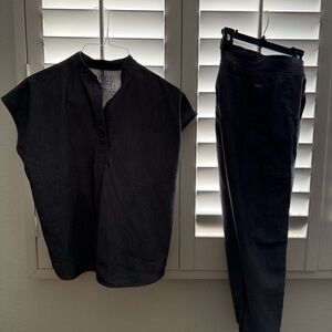 Figs Charcoal Scrub Top and Pants Set